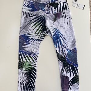 NWT Women’s Cropped Leggings